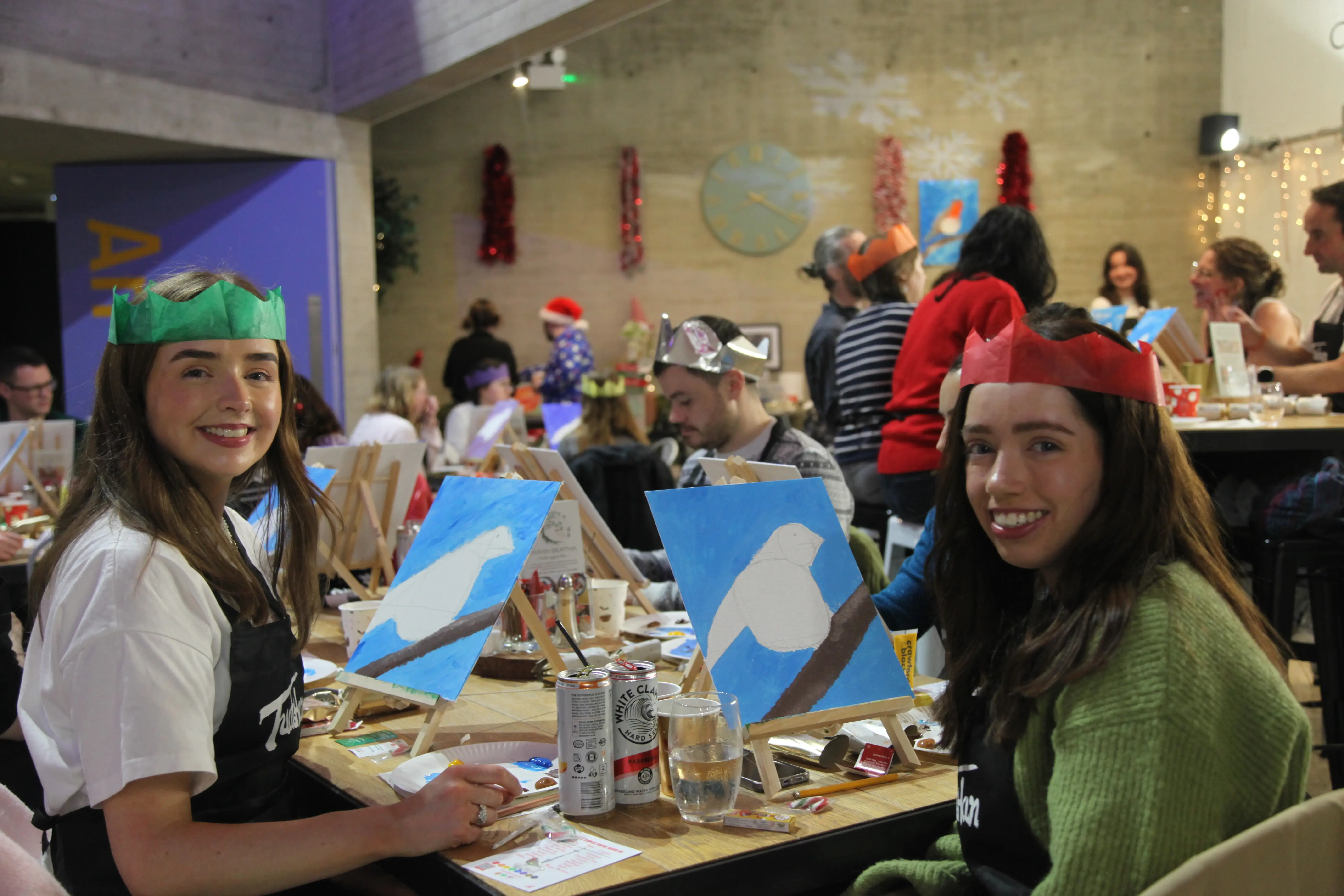Creative atmosphere at a Péint agus Ól event